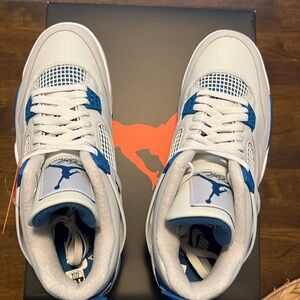 AIR JORDAN 4 RETRO 'MILITARY BLUE' 2024 (SOLD)
